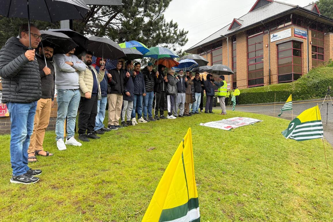 PoJK activists protest outside Pakistani Consulate in UK, demand justice