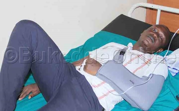 Ssentebe Bagonza ali ku ndiri. Ssentebe Bagonza ali ku ndiri.