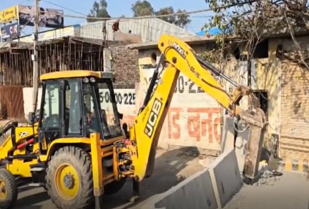 Delhi: Work to open road below Singhu border flyover begins