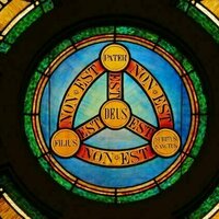 Trinitas bagian dari misteri Allah, tapi kita bisa memahaminya dengan perspektif filsafat
