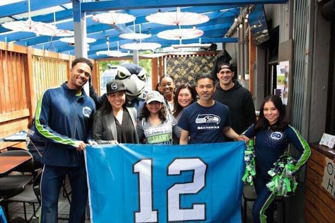 Seahawks Visit Sap Sap Lao Deli & Cafe For AANHPI Month