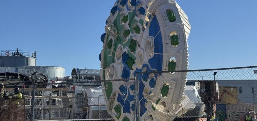The cutterhead for the TBM Mary being lowered into place, ready for work to begin on the Potomac River Tunnel Project