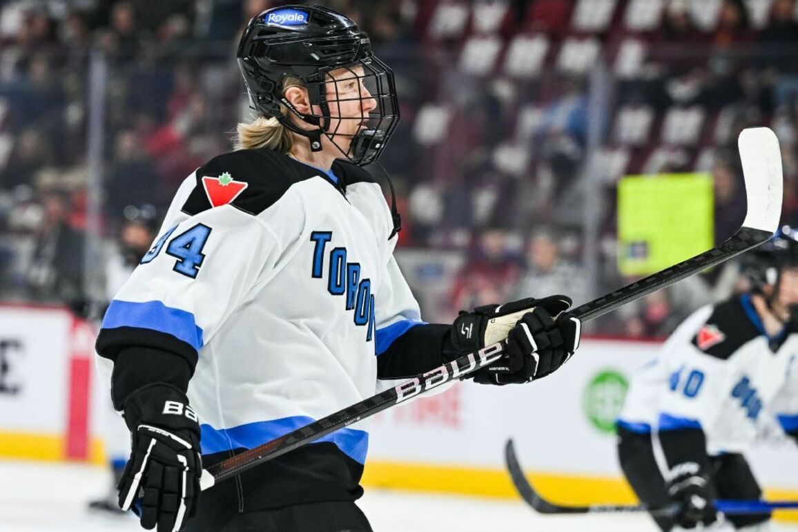 PWHL Vancouver signs free agent forward Hannah Miller - ESPN