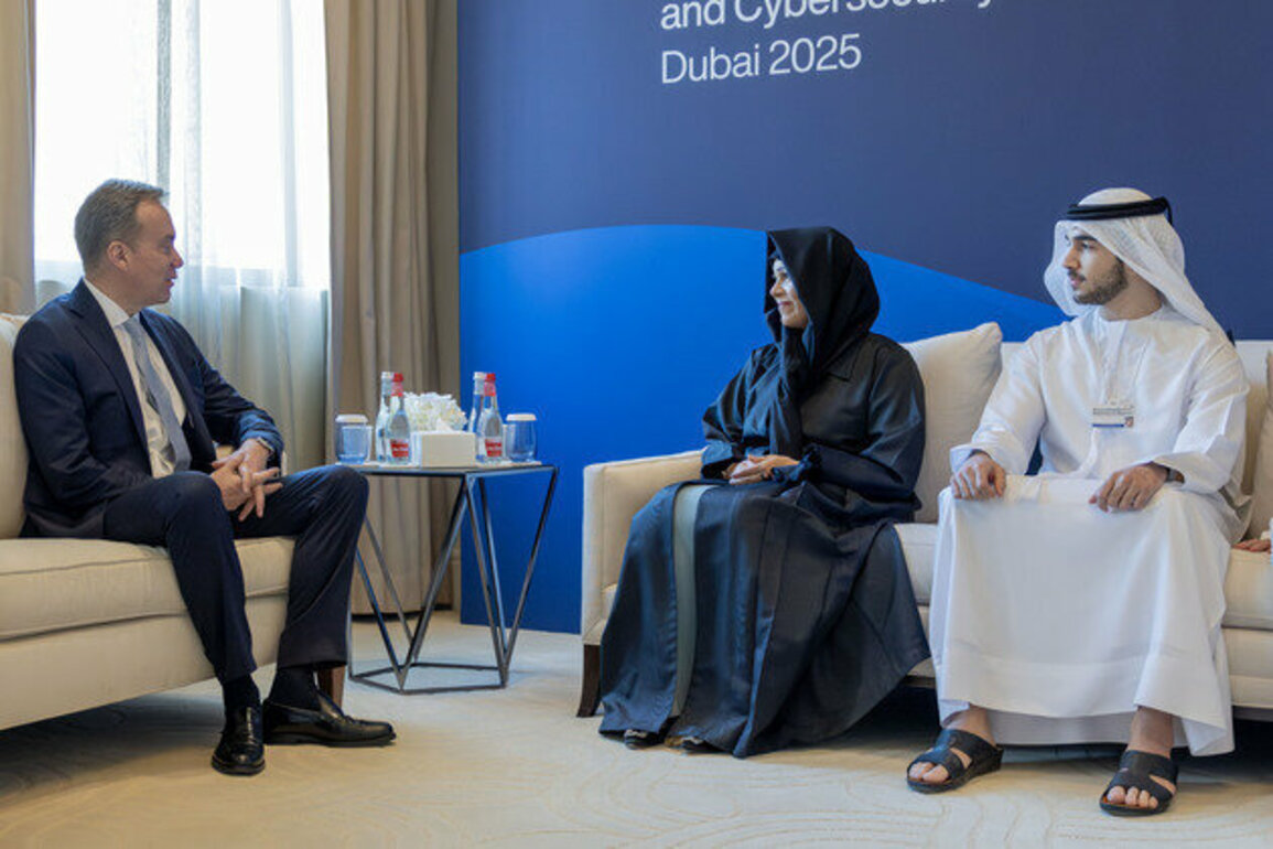 Latifa bint Mohammed meets with WEF President