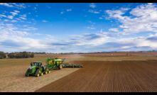  John Deere's latest air seeder cart is the 22,900 litre C650. Image courtesy John Deere.