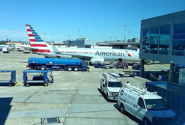 american airlines tobacco American Airlines picks Starlink for 500+ aircraft Wi-Fi