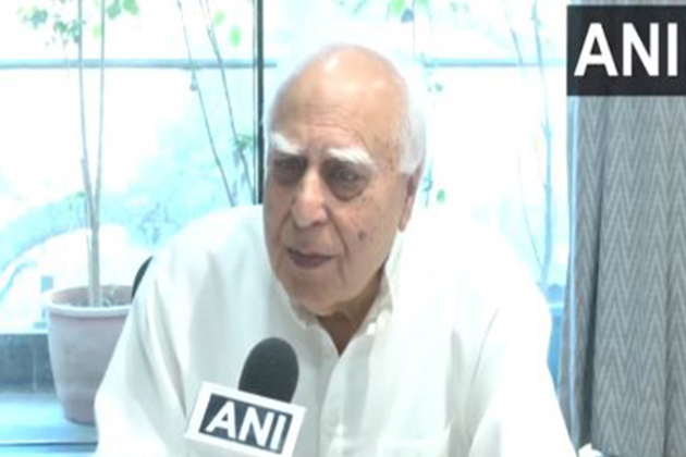 "Who will trust EC? Their work has deteriorated so much.." Kapil Sibal