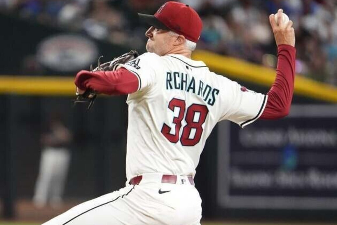 White Sox acquire RHP Trevor Richards from Phillies
