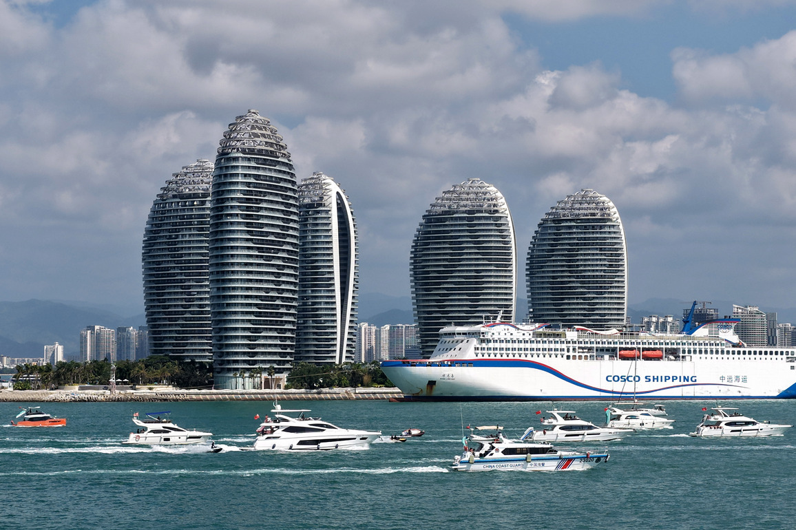 (HainanOutlook) CHINA-HAINAN-SANYA-YACHT TOURISM (CN)