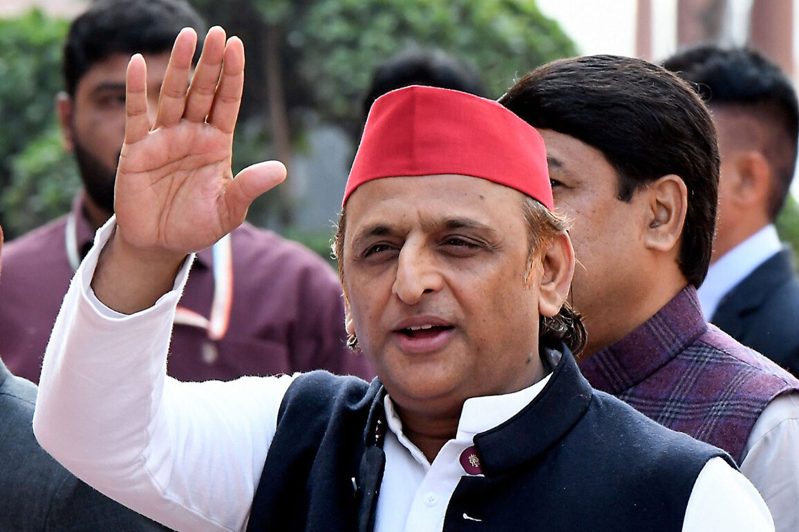 "Visit Kyoto and understand why Kashi couldn't become like it": Akhilesh Yadav takes jibe at UP CM