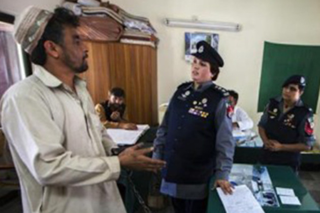 Pakistan: ILO report flags 25 per cent gender pay gap, highlights barriers to women's economic participation