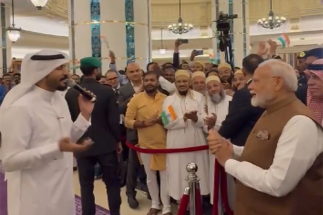 'Ae Watan...' resonates in Saudi Arabia as PM arrives in Jeddah