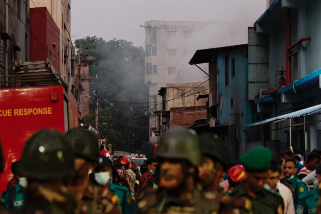 9 killed in fire at chemical godown and garment factory in Bangladesh