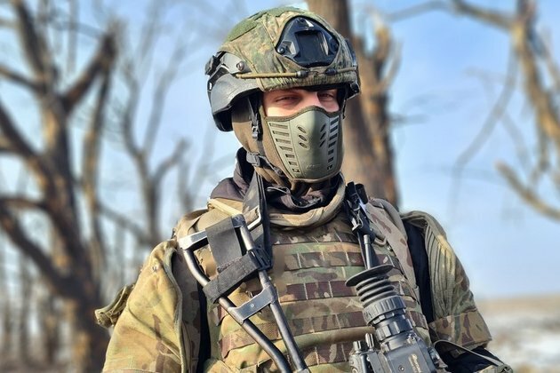 Key Kiev-controlled city faces encirclement official