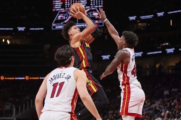 Heat, Hawks clash with major playoff implications