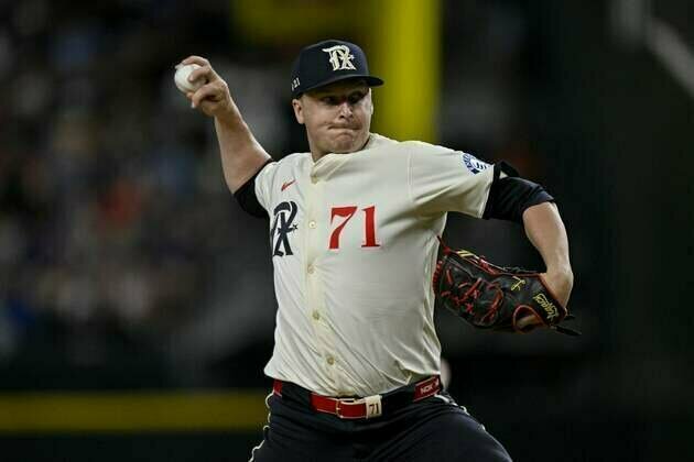 Rangers place RP Jacob Webb on IL, call up Luis Curvelo