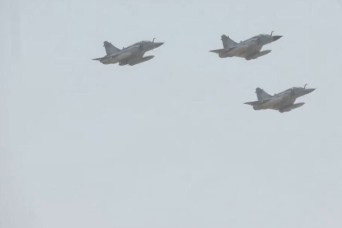 Expressway to readiness: IAF fighter jets conduct precision drills on Purvanchal Highway