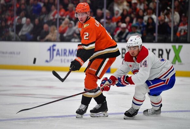 Ducks pull ahead late to beat sliding Canadiens