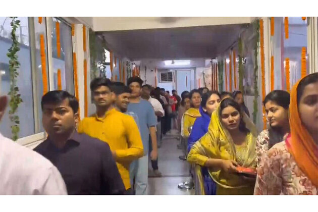 Uttar Pradesh: Devotees throng Hanuman Setu Mandir on first Tuesday of Jyeshtha month