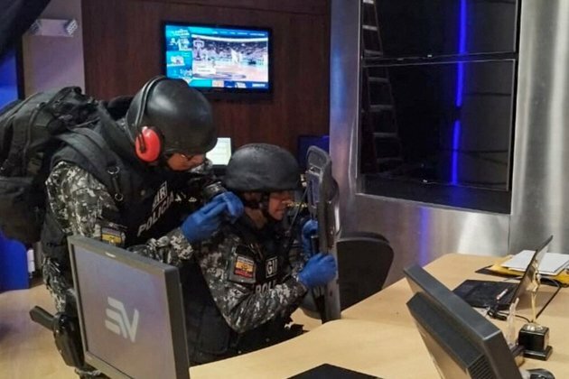 Five Ecuador TV Stations Receive Letter Bombs, one Explodes