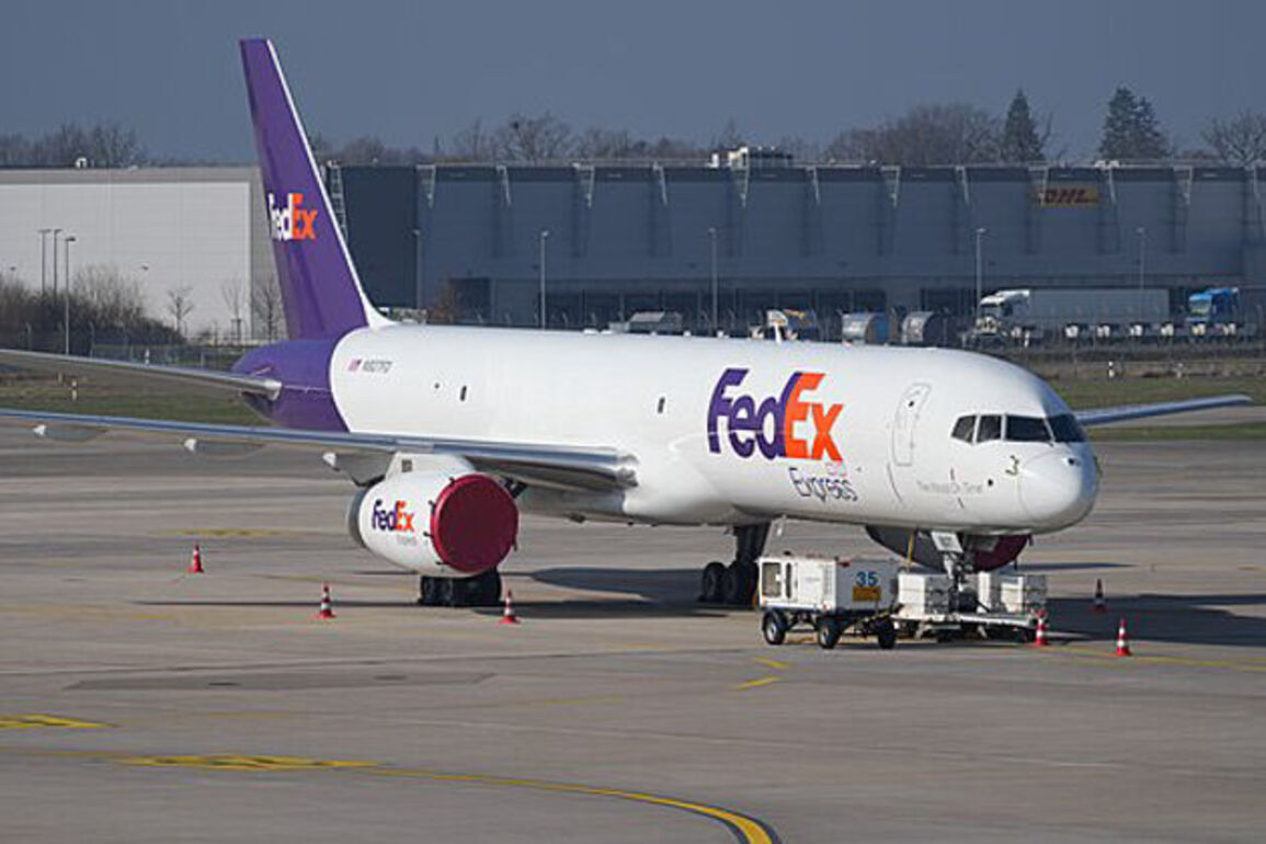 Two customers sue FedEx, Ray-Bans maker over tariff refunds