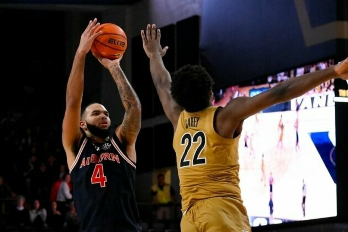 Auburn, Alabama ready for first No. 1 vs. No. 2 showdown since '21