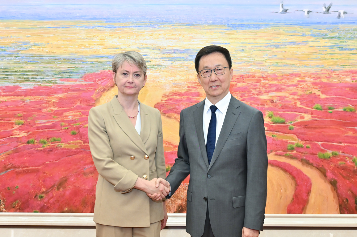 CHINA-BEIJING-HAN ZHENG-UK FOREIGN SECRETARY-MEETING (CN)