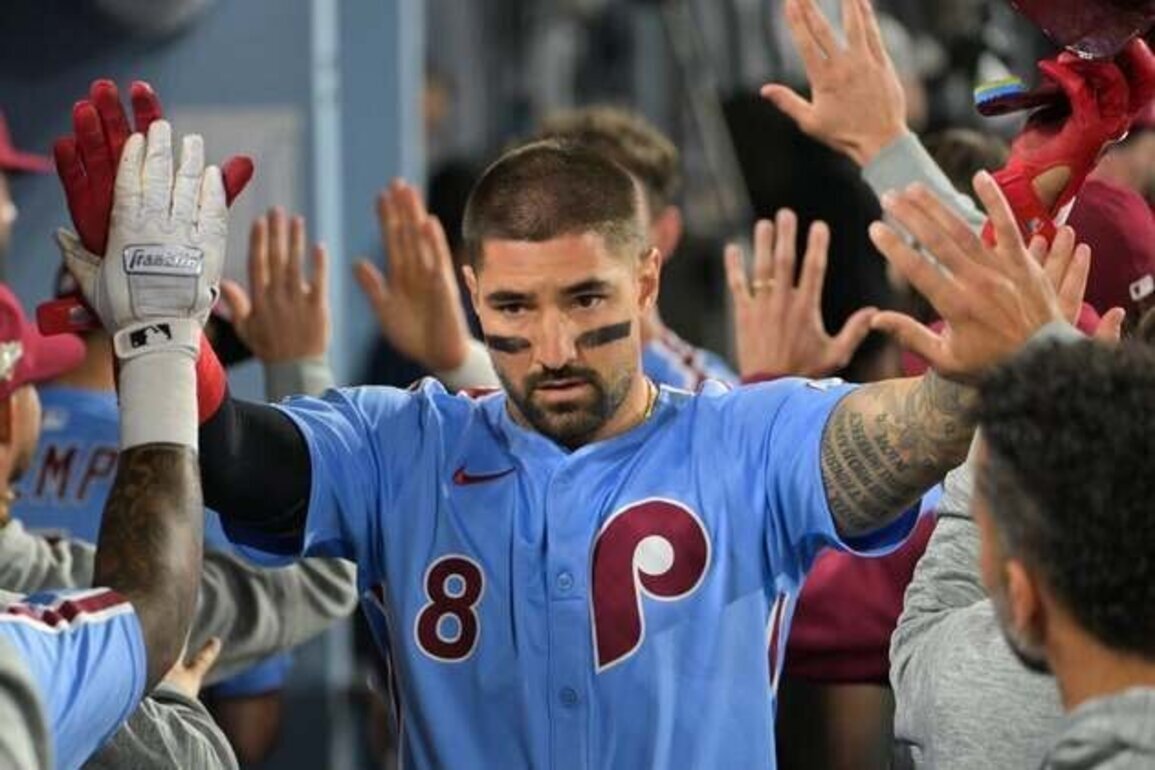 Reports: Padres, OF Nick Castellanos agree to 1-year deal