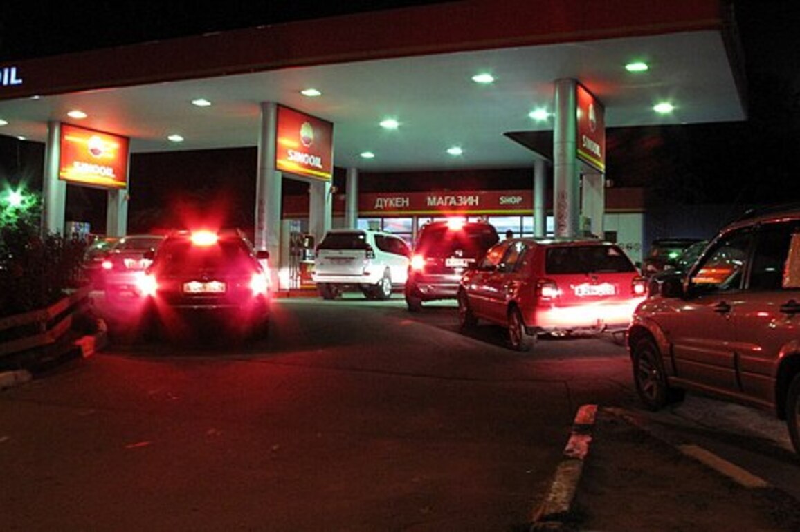 War fears send gasoline, diesel prices sharply higher