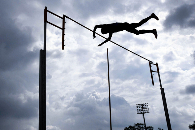 Kuldeep Kumar breaks national record to win pole vault event in Bhubaneswar