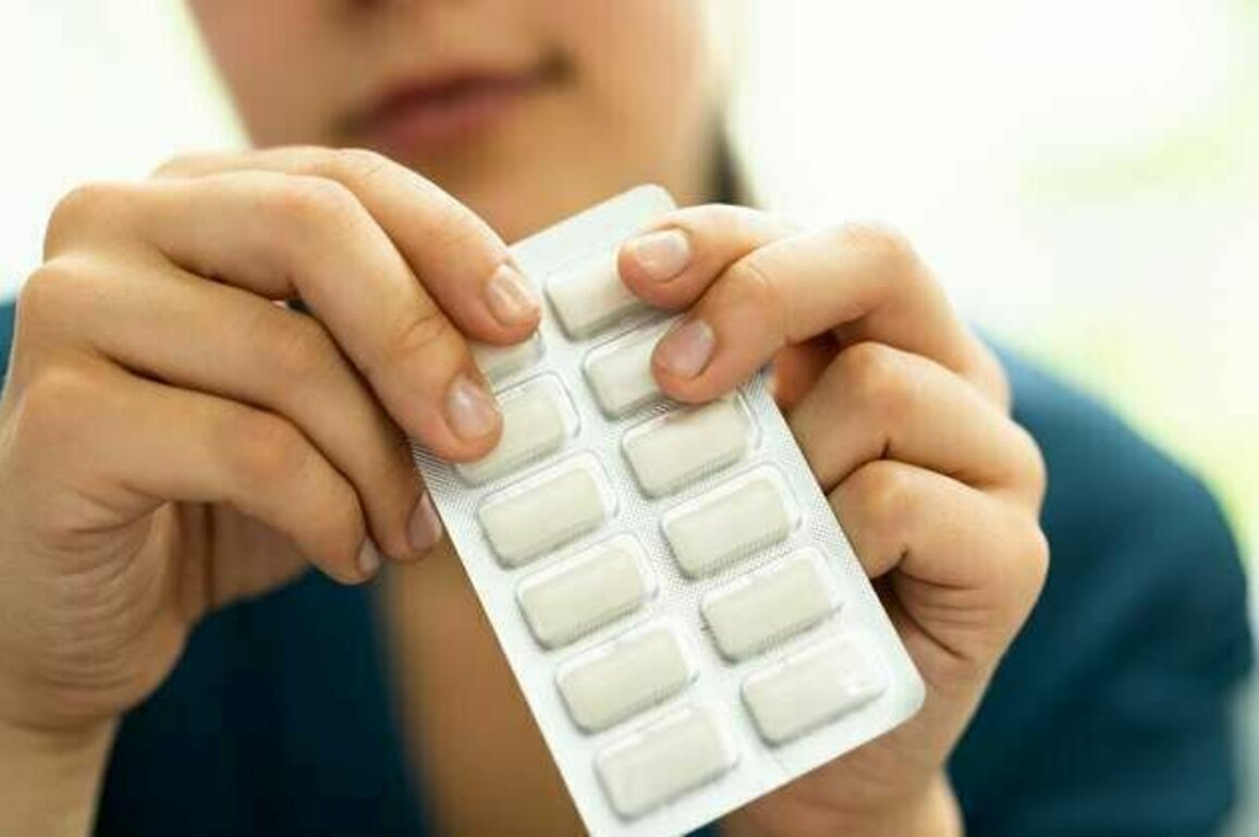 Some people are turning to nicotine gum and patches to treat long COVID brain fog