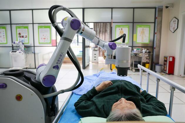 China confronts senior cancer surge with early detection, TCM