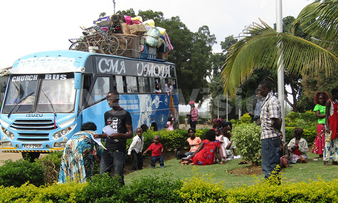Kenyans cross to Uganda as election nears Kenyans cross to Uganda as election nears