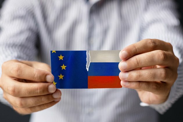 Media hints at new Russia sanctions