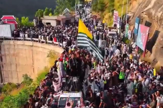 11 dead in violence in Pakistan-administered Kashmir before protest