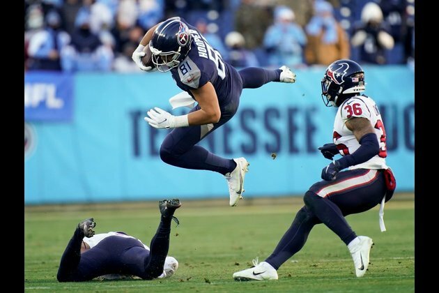 Report: Raiders sign TE Austin Hooper to one-year deal