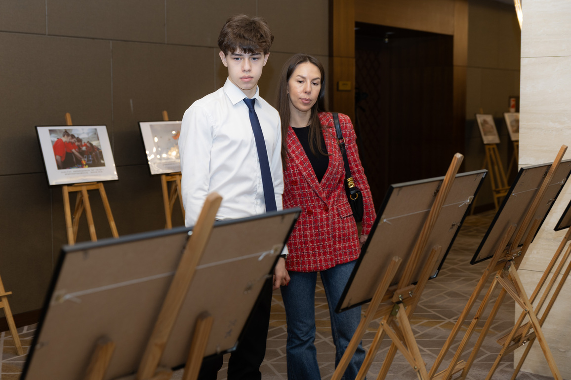 RUSSIA-VLADIVOSTOK-CHINA-MODERNIZATION-PHOTO EXHIBITION