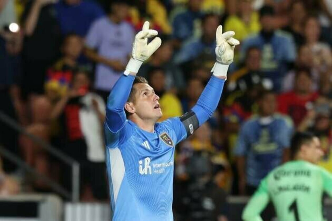 Real Salt Lake extend GK Rafael Cabral through 2027