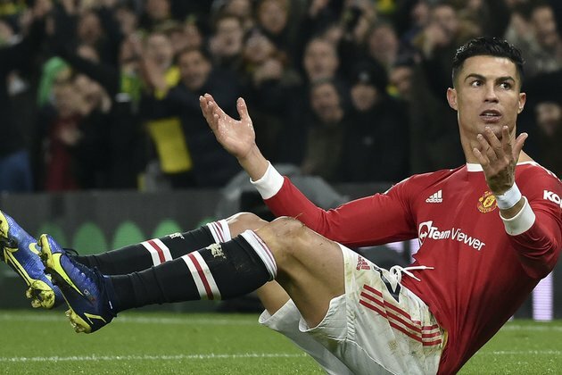 Musk gives Manchester United fans hope