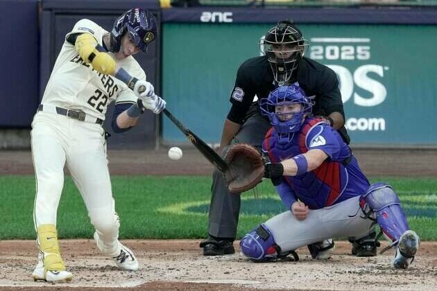 Brewers rout Cubs in opener of NLDS