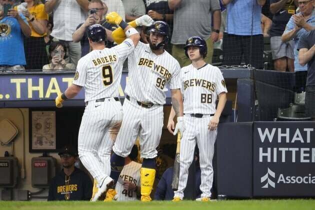 Jake Bauers' walk-off single lifts Brewers past Twins in 10