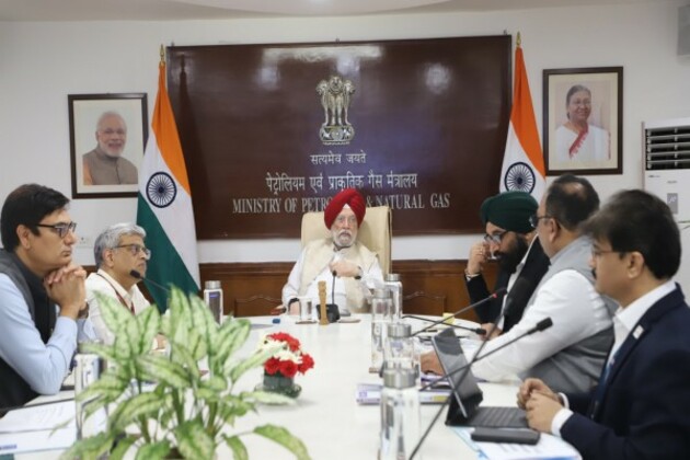 Minister Hardeep Puri reviews LPG portability policy in meeting with energy PSUs, officials
