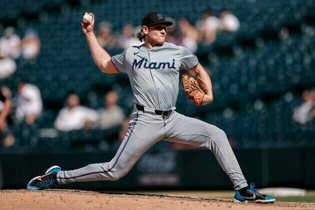 Marlins select Christian Roa, release Declan Cronin