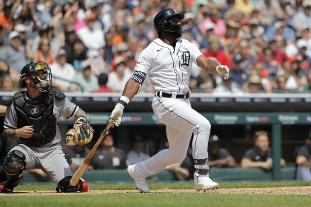 Tigers rally in 9th, 10th to beat White Sox