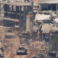 Footage purports to show Israeli troops looting in Lebanon 