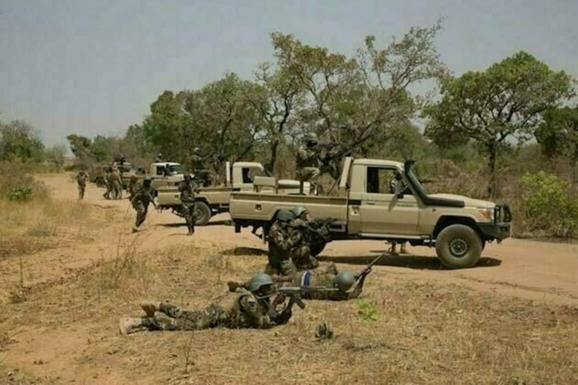 Les routes d'Afrique de l'Ouest, terrain d'affrontements privilegie des groupes terroristes