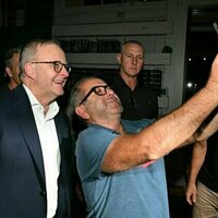 Election Diary: Albanese promises around-the-clock health line, with leaders to hold rallies in Victoria