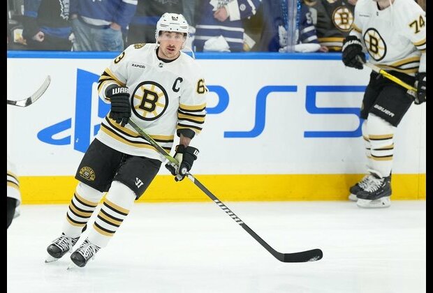 Bruins captain Brad Marchand recovering from 3 surgeries