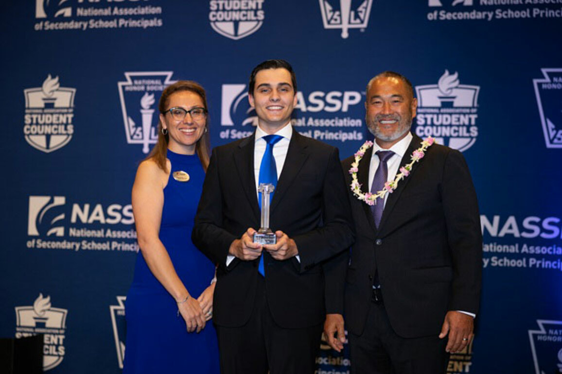Florida Student Wins National Honor Society Leadership Award from 16k Applicants