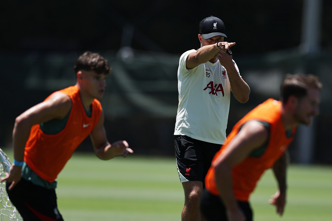 (SP)JAPAN-CHIBA-FOOTBALL-LIVERPOOL-TRAINING
